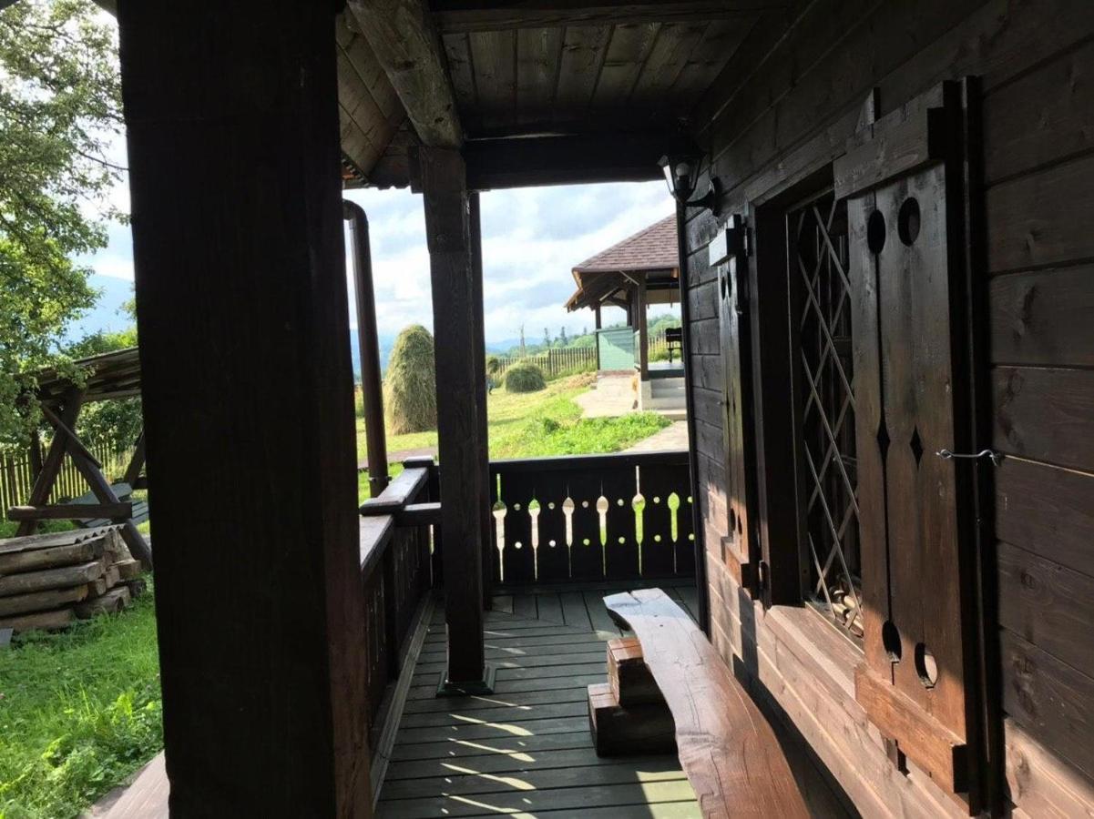 Садиба Остра Shcherbovets Ngoại thất bức ảnh