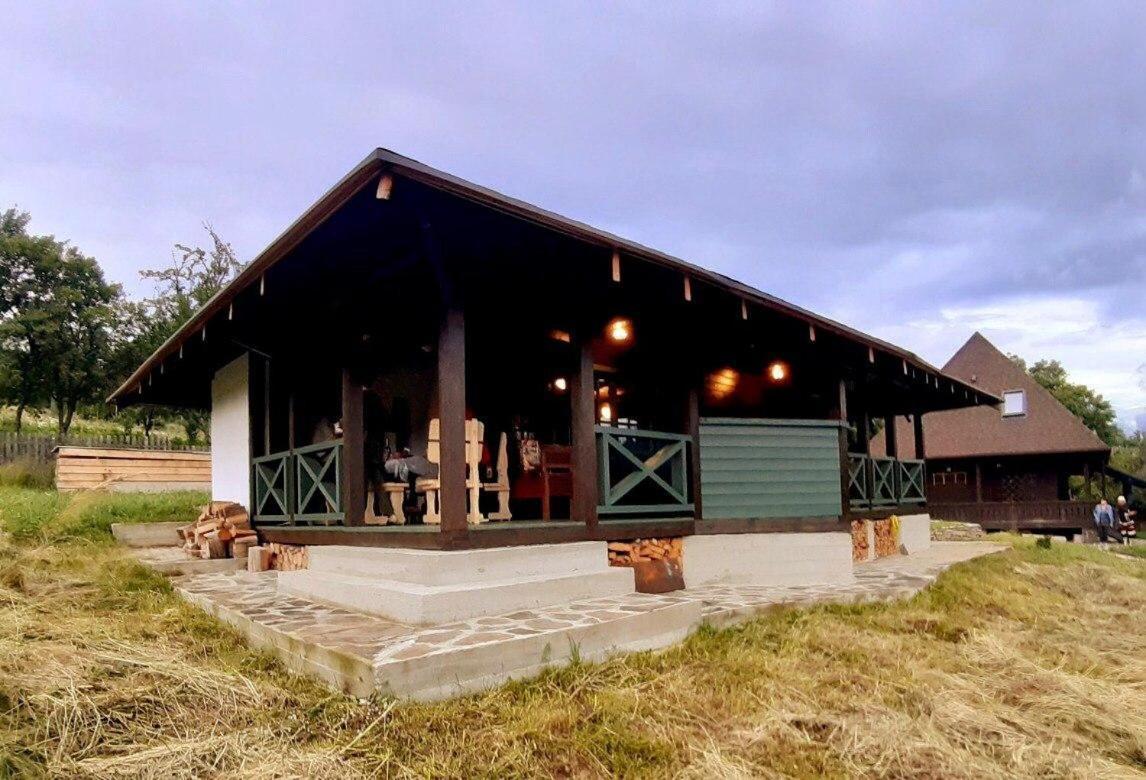 Садиба Остра Shcherbovets Ngoại thất bức ảnh